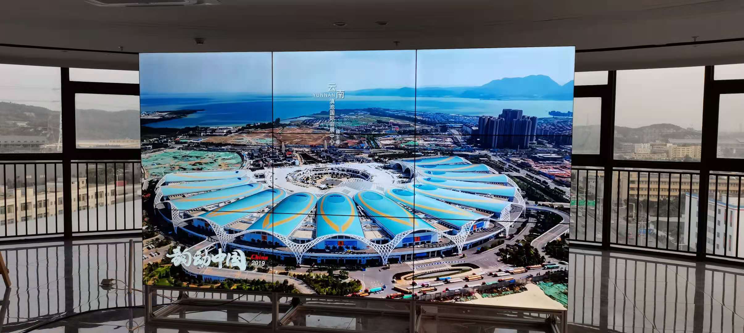 55寸3.5mm液晶拼接屏，9塊落地支架支架